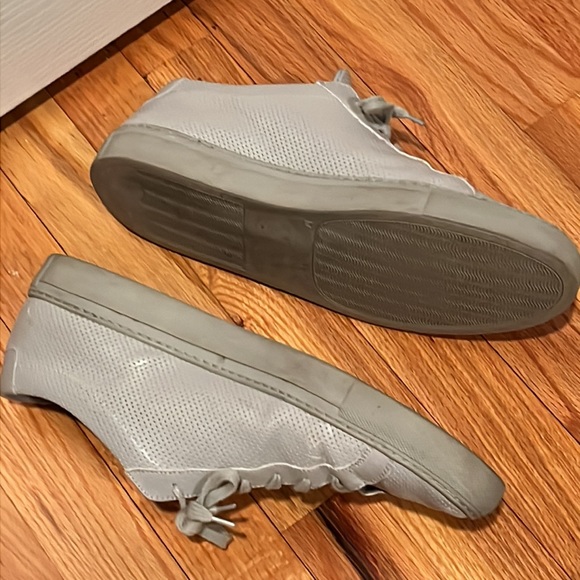 Common Projects Perforated Gray Leather Training Sneakers Shoes - Picture 4 of 8
